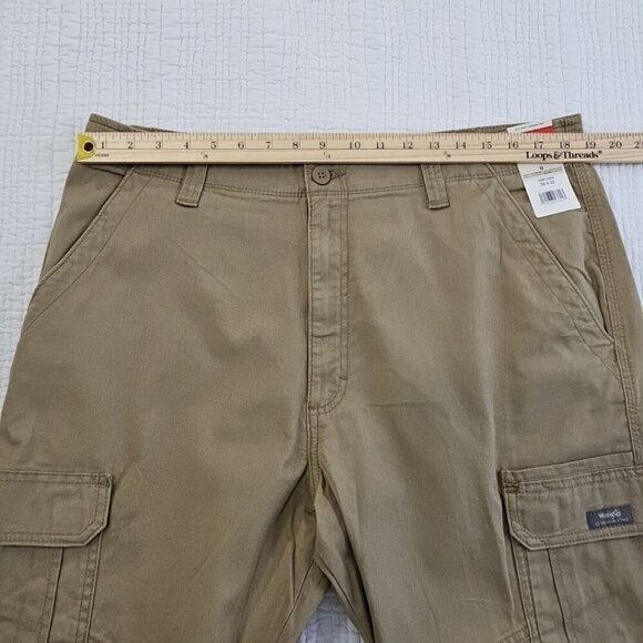 Wrangler Authentics Cargo Pants Men's 36x32 Tan 6 Pockets Straight Leg 10ZM7ABEW - Picture 5 of 13